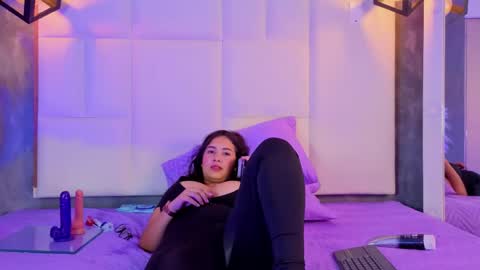 Snapshot of violetta_rose_ chatting on 05.01.26 violetta online show from 05.01.26