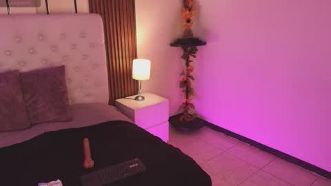 violettaalemida online show from 01.09.26