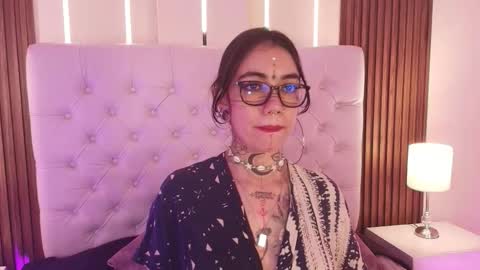 Snapshot of violettaalemida chatting on 01.19.26 violettaalemida online show from 01.19.26