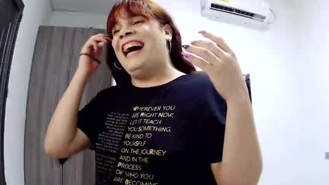 Snapshot of violettacam69 chatting on 10.27.25 violettacam69 online show from 10.27.25