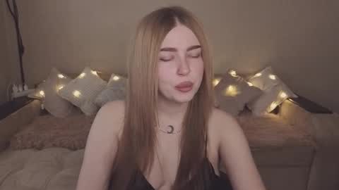 ViolettaOtis online show from 11.06.25