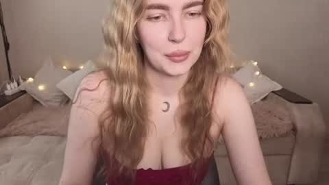 Snapshot of violettaotis chatting on 06.11.26 ViolettaOtis online show from 06.11.26