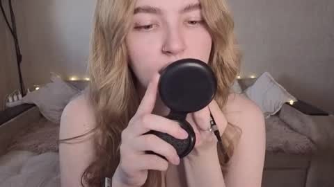 Snapshot of violettaotis chatting on 06.18.26 ViolettaOtis online show from 06.18.26