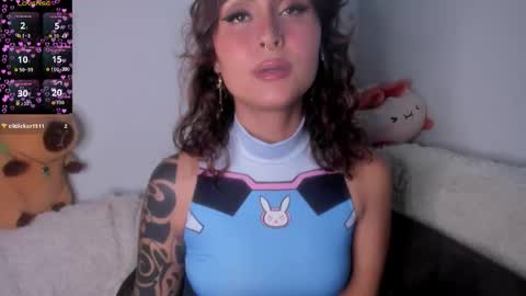 Violette  online show from 11.21.25