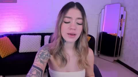 Violett  online show from 10.11.25