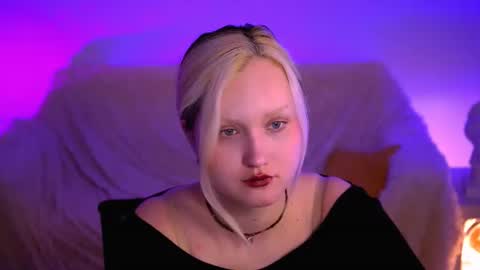 Snapshot of violettwoods chatting on 06.18.26 Violett online show from 06.18.26