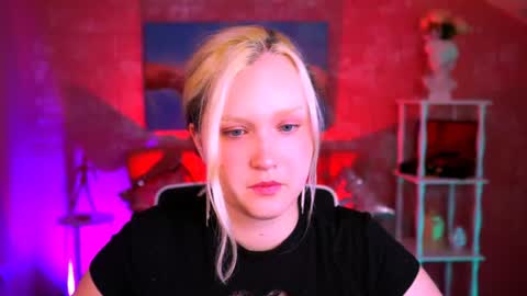 Snapshot of violettwoods chatting on 06.22.26 Violett online show from 06.22.26