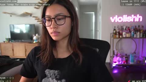 follow me on twitter violishh and ig violishh  online show from 02.28.25