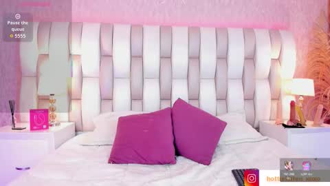 VIOLLET online show from 02.03.26