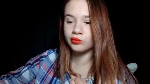 Snapshot of virgiehackney chatting on 10.08.25 Mia online show from 10.08.25