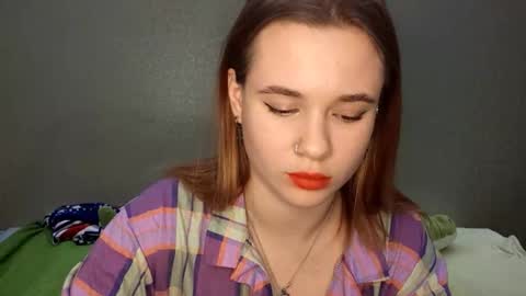 Snapshot of virgiehackney chatting on 10.17.25 Mia online show from 10.17.25