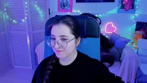 Snapshot of virtualvoyant chatting on 09.10.25 your love online show from 09.10.25