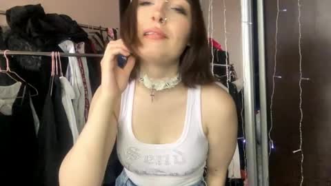 Snapshot of virusdoll chatting on 04.22.26 virusdoll online show from 04.22.26