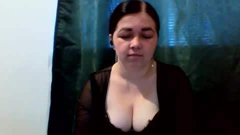 Snapshot of vitalina282128 chatting on 05.17.26 Vitalina282128 online show from 05.17.26