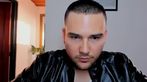 Vito Ferrer online show from 01.15.25