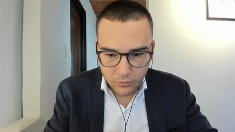 Vito Ferrer online show from 02.05.25