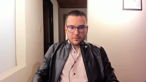 Vito Ferrer online show from 02.13.25