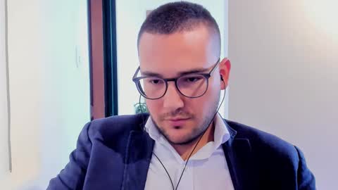 Vito Ferrer online show from 03.06.25