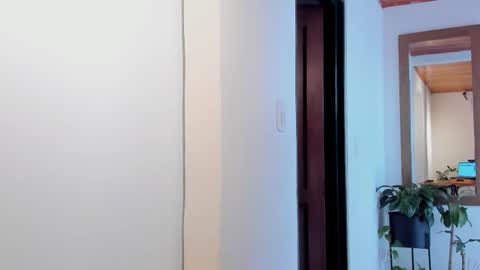 Vito Ferrer online show from 03.06.25