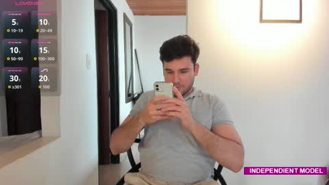 Vito Ferrer online show from 09.18.25