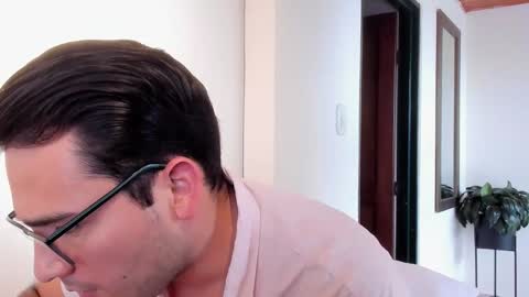 Vito Ferrer online show from 11.11.25