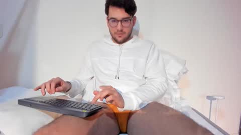 Vito Ferrer online show from 01.11.26