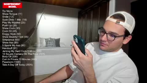 Snapshot of vito_ferrero chatting on 04.21.26 Vito Ferrer online show from 04.21.26