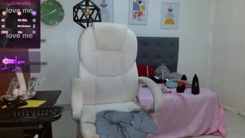 VITTORIA  online show from 01.20.25