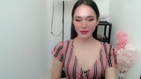 Snapshot of vivahotbabessandra chatting on 06.17.26 SANDRA GOING YOU online show from 06.17.26