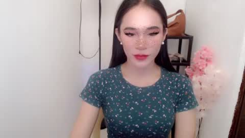 Snapshot of vivahotbabessandra chatting on 06.28.26 SANDRA GOING YOU online show from 06.28.26