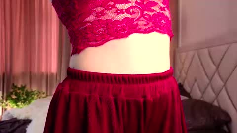 You like my friends can call me LUNA  This is my first day here online show from 09.18.25