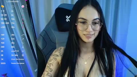 Vivian online show from 12.16.25