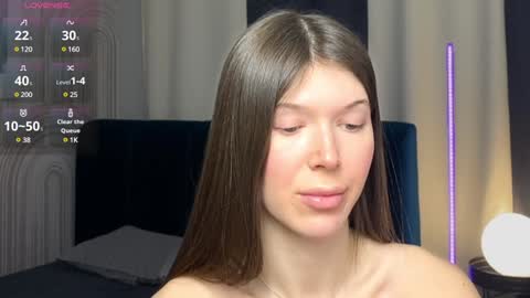 Vivian Evans online show from 02.03.25