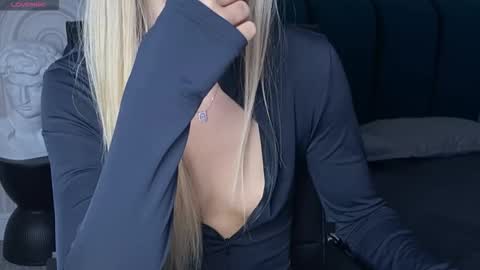 Vivian Evans online show from 09.11.25