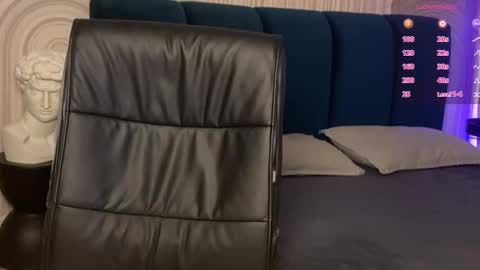 Vivian Evans online show from 10.21.25