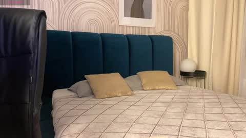 Vivian Evans online show from 02.16.26