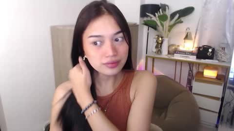 Snapshot of vivian_roberts chatting on 09.21.25 Vivian online show from 09.21.25