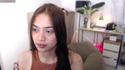 Snapshot of vivian_roberts chatting on 10.08.25 Vivian online show from 10.08.25