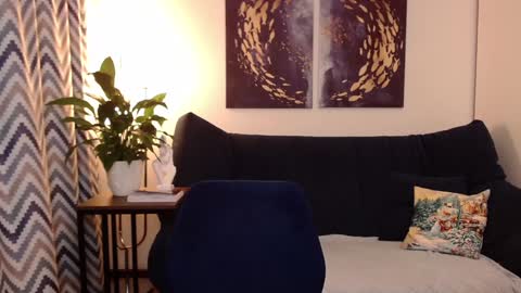 Vivian online show from 01.09.25