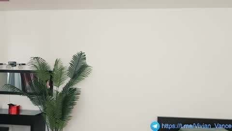 Vivian Vance online show from 04.06.26