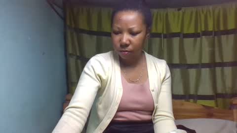 Snapshot of viviane0812 chatting on 09.14.25 viviane0812 online show from 09.14.25