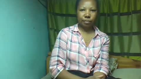 Snapshot of viviane0812 chatting on 09.30.25 viviane0812 online show from 09.30.25