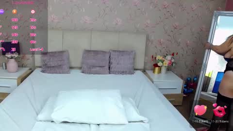 Vivian online show from 10.10.25