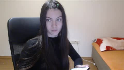 Vivian Gray online show from 12.13.24