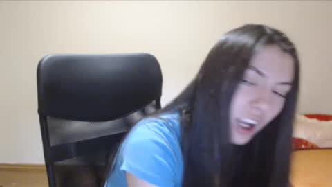 Vivian Gray online show from 12.17.24