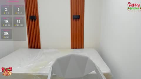 vivianowen9 online show from 12.19.25