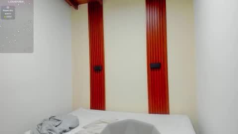 vivianowen9 online show from 12.20.25