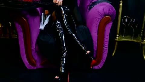 Vivian Reeve online show from 02.19.25