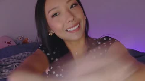 Snapshot of vivianwinters chatting on 10.23.25 vivianwinters online show from 10.23.25