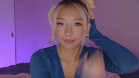 Snapshot of vivianwinters chatting on 11.11.25 vivianwinters online show from 11.11.25